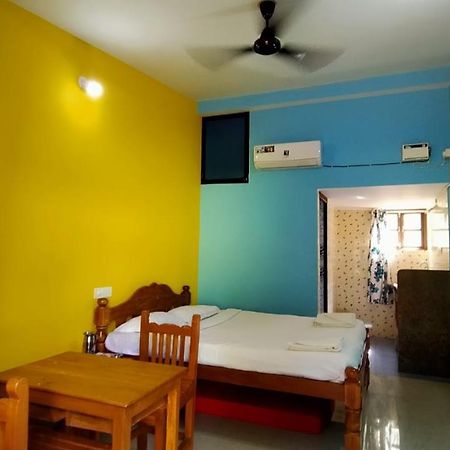 Shrushthee Guest House Vagator Ngoại thất bức ảnh