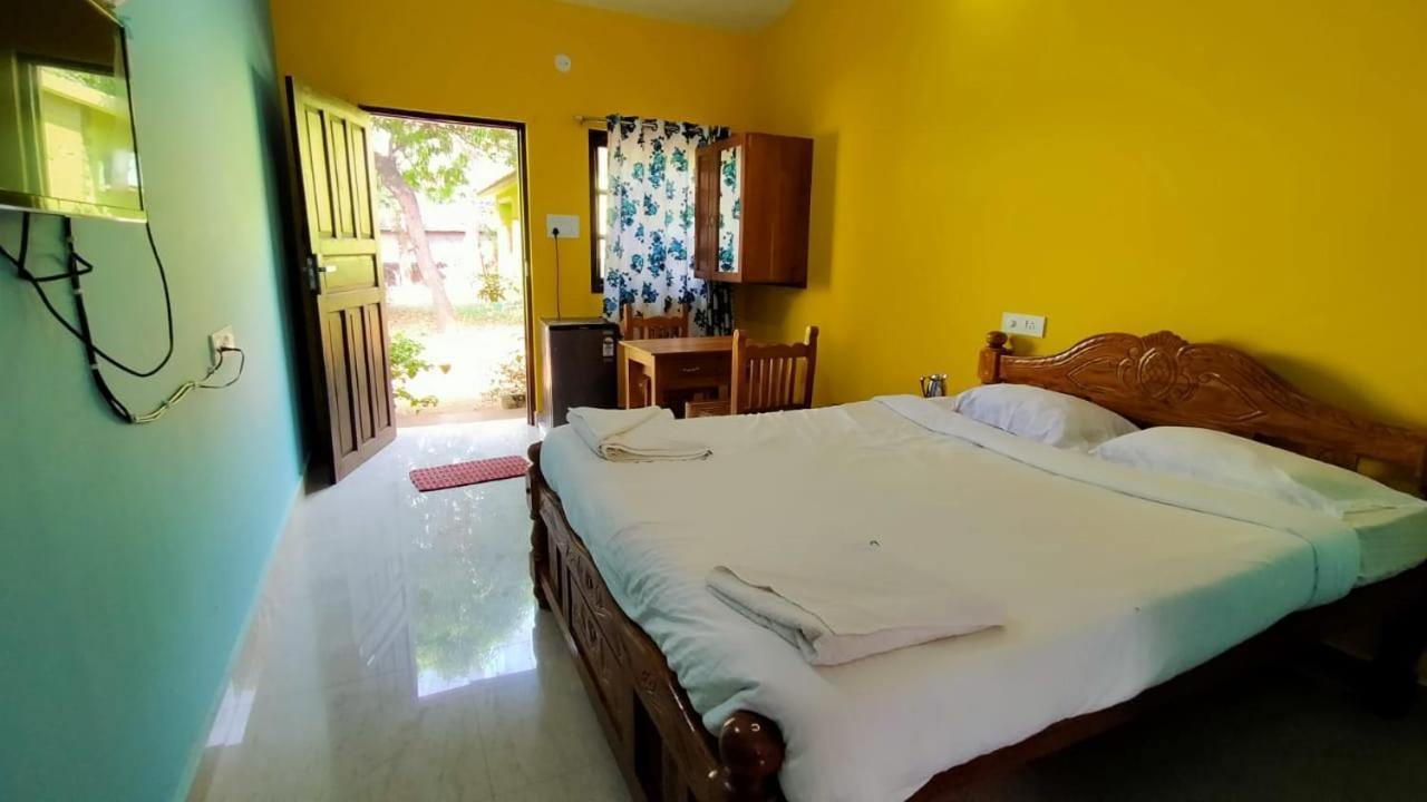 Shrushthee Guest House Vagator Ngoại thất bức ảnh